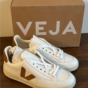Veja White/Camel Sneakers